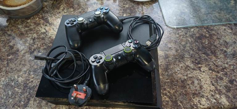 PS4 Bundle excellent condition with or without games