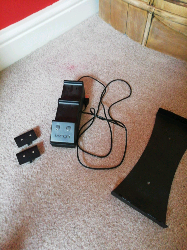 Xbox battery pack and wall mount