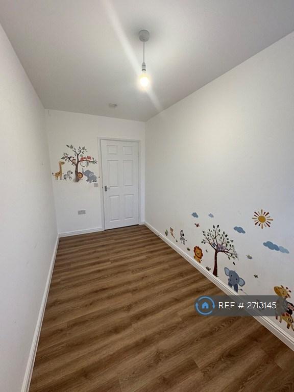 2 bedroom flat in Chequers Close, Corby, NN18 (2 bed) (#2713145)