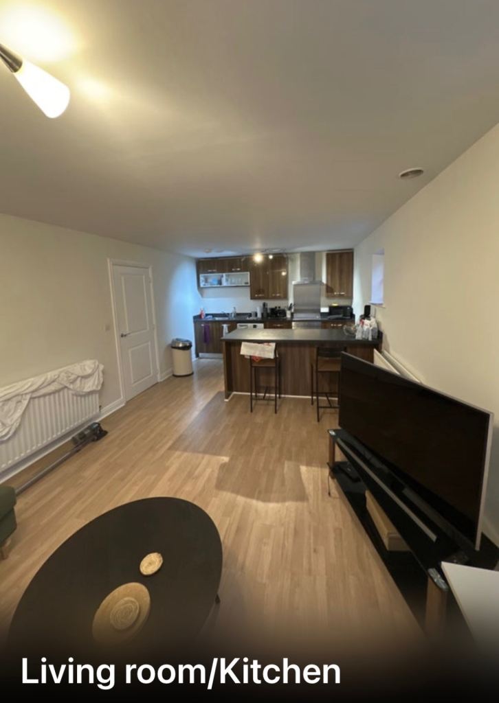 Double bedroom with private bathroom 