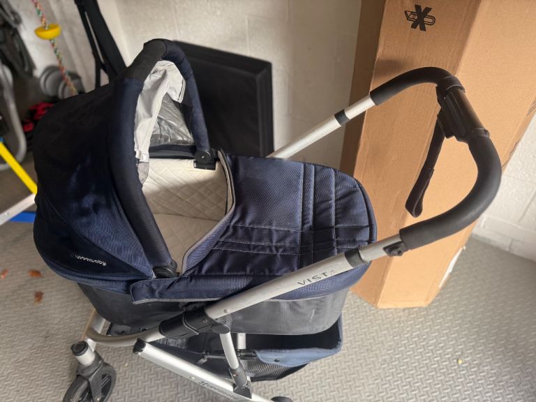 Uppa Baby Vista V2 pushchair