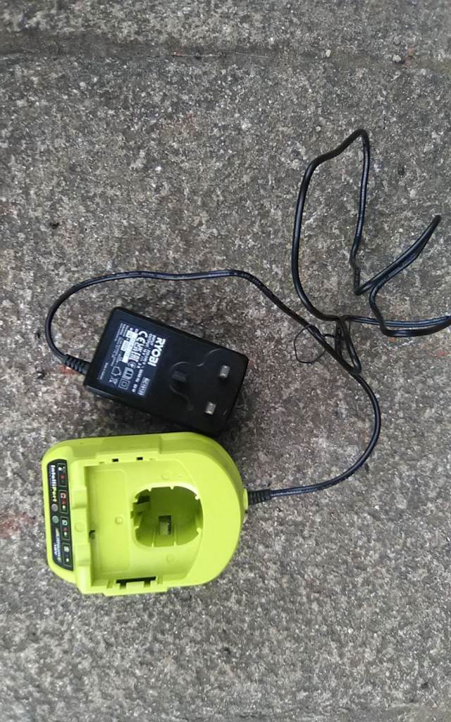 RYOBI IntelliPort 18v Lithium Battery Charger - USED