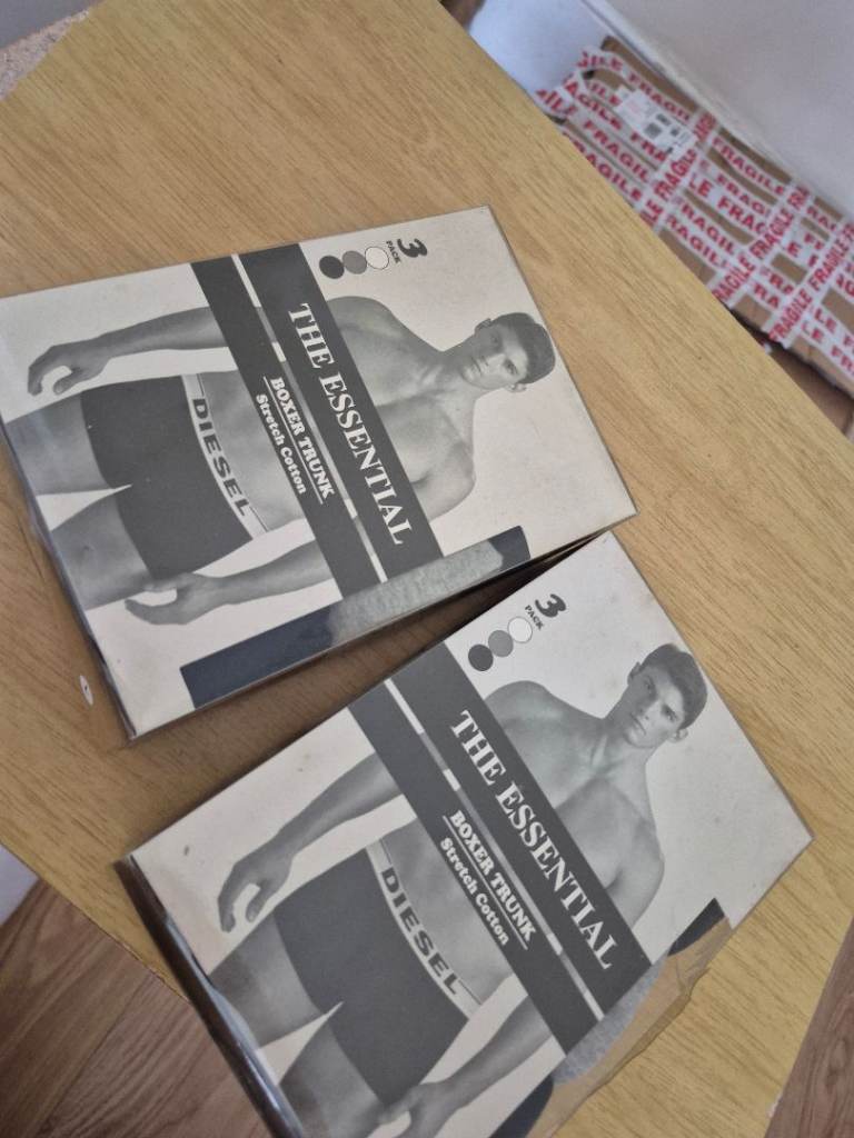 2 packs of men's Diesel boxer shorts. Size L.