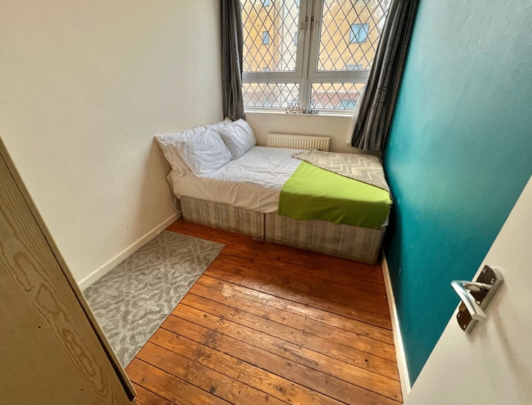 Bright Double Room Poplar £750/pm - Bills Inc | Langdon Park!