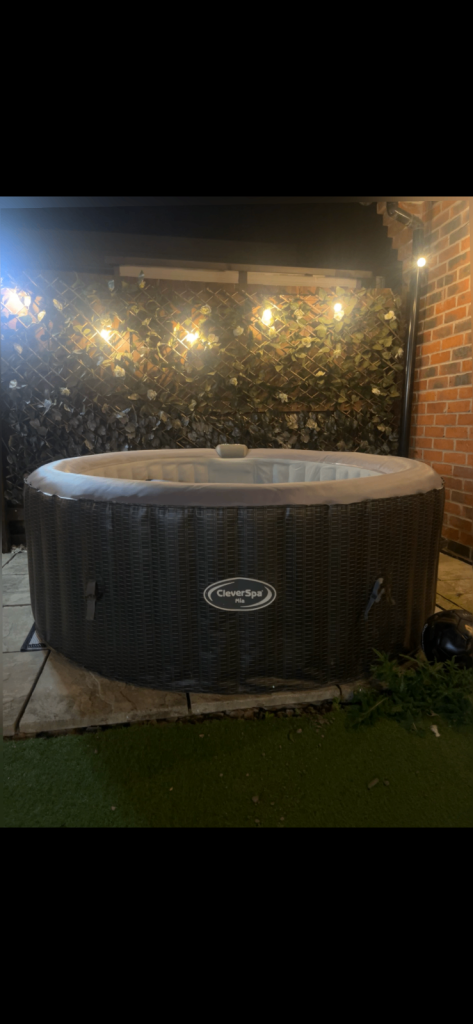 Clever spa hot tub