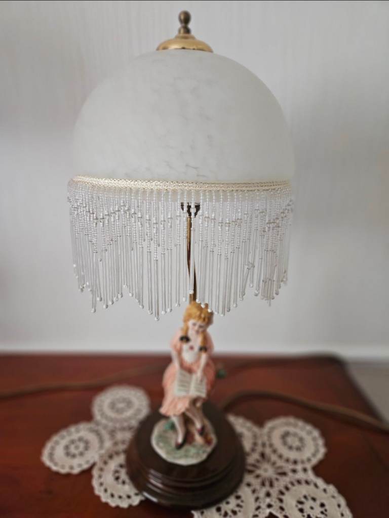 2 vintage figurine table lamps with shades