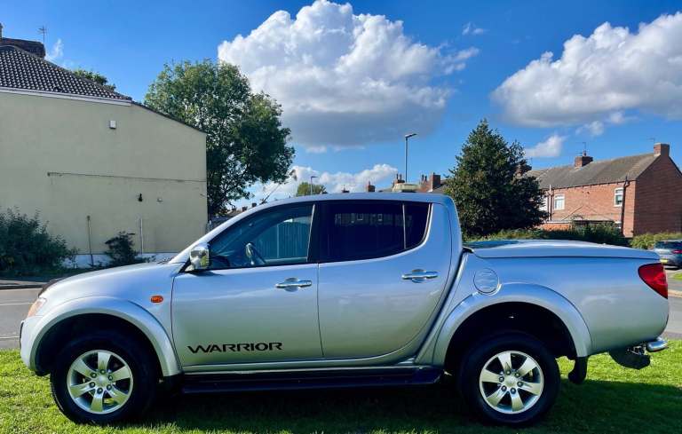 2009 Mitsubishi L200 Double Cab DI-D Warrior 4WD Auto 134Bhp PICK UP Diesel Automatic