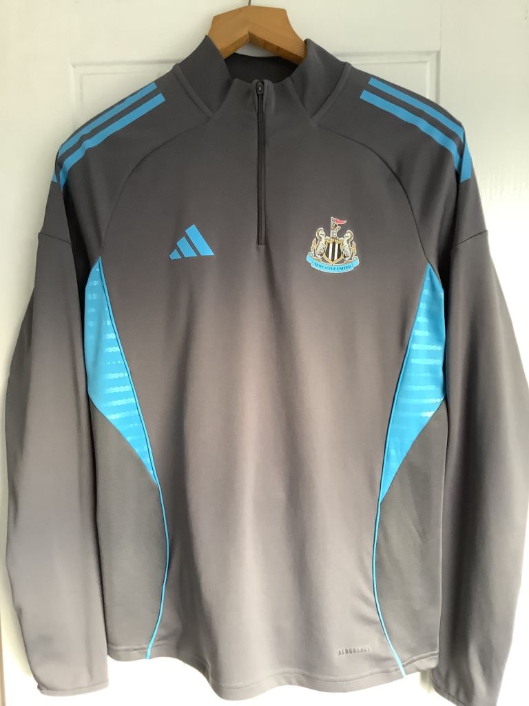 NUFC 25/26 Grey 1/4 Zip Training Top & Bottoms (Size 15/16)
