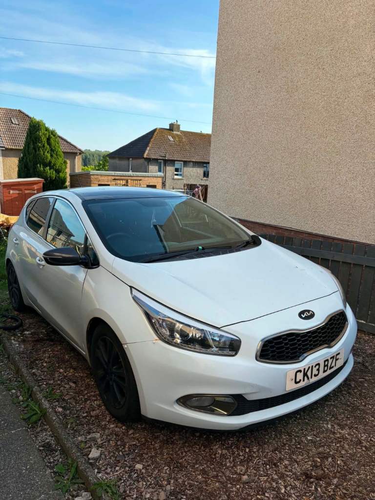 Kia, CEED, Hatchback, 2013, Semi-Auto, 1582 (cc), 5 doors