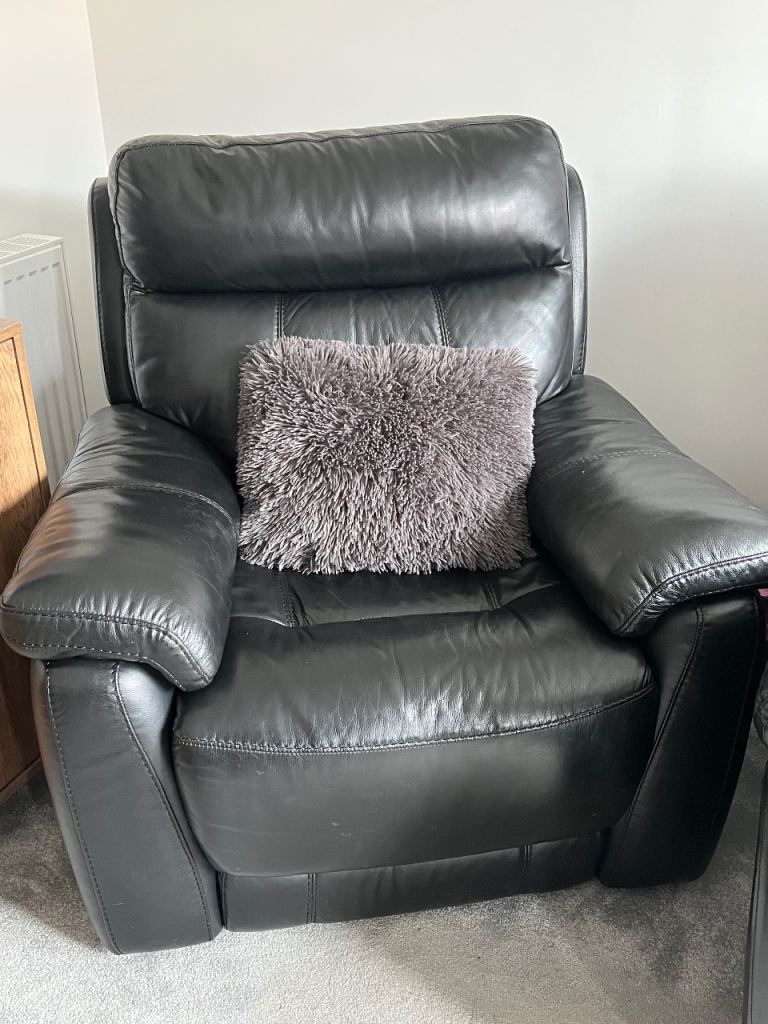 Recliner sofa & chair 
