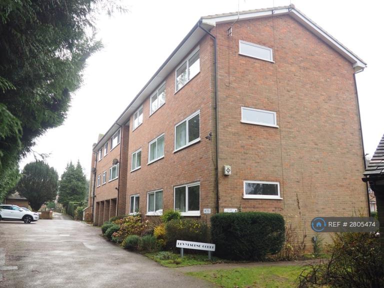 3 bedroom flat in Levylsdene, Guildford, GU1 (3 bed) (#2805474)
