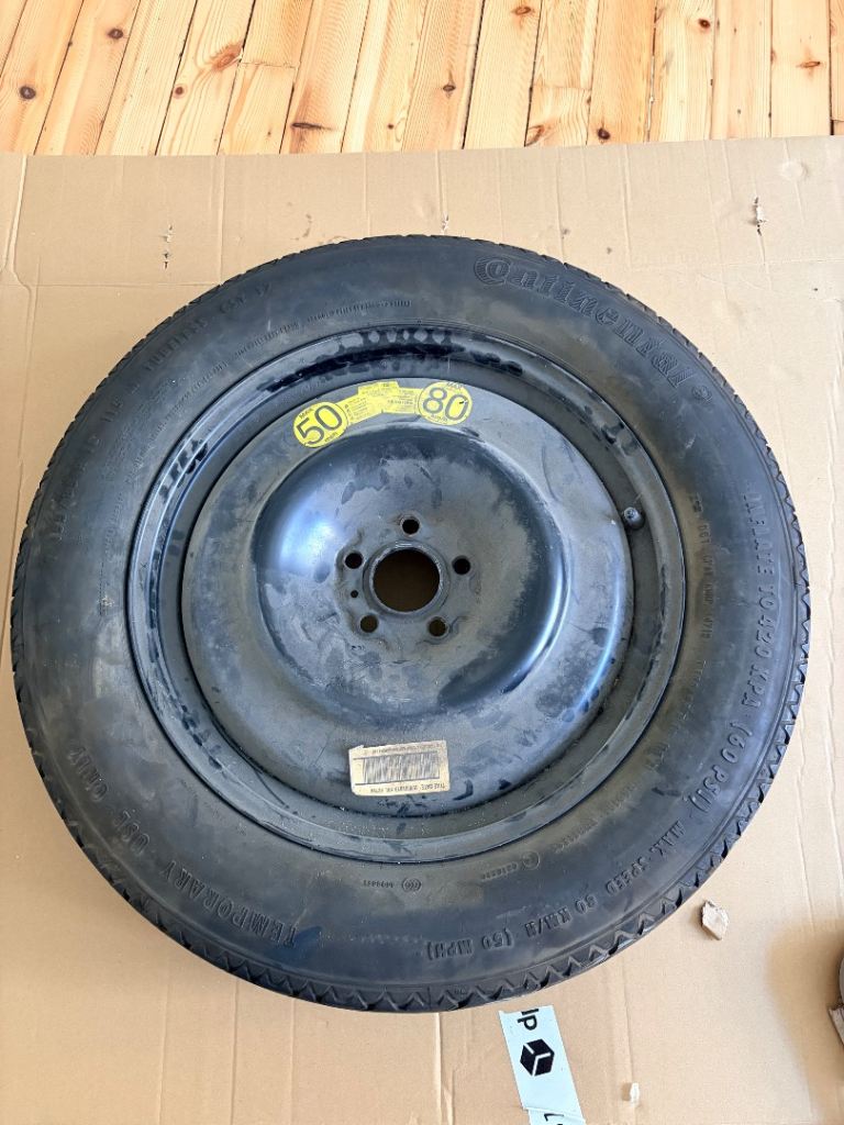 Spare tyre never used was attached to landrover discovery 