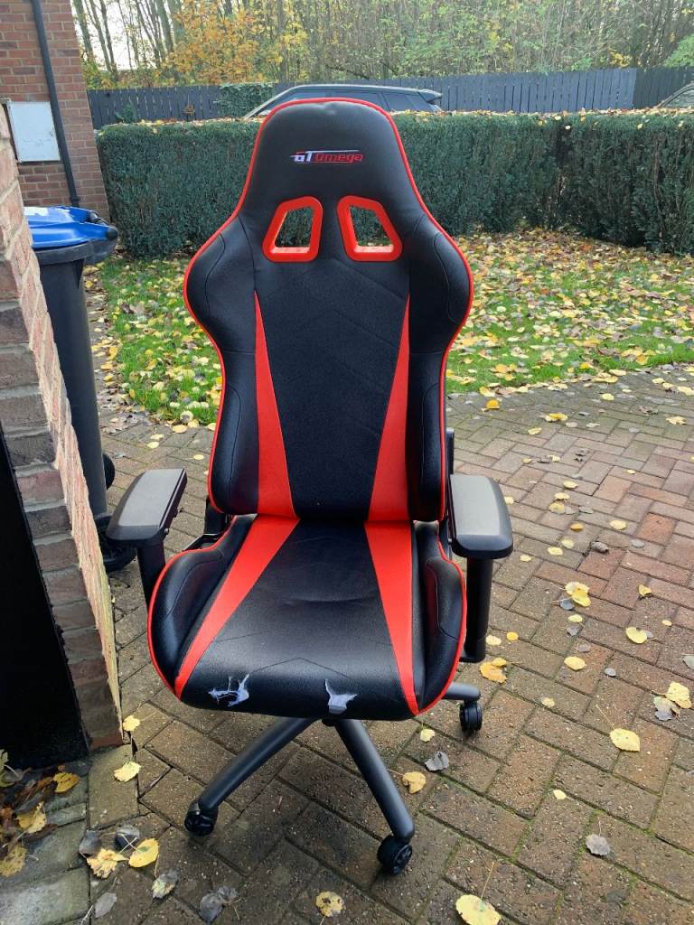 GT OMEGA GAMING CHAIR