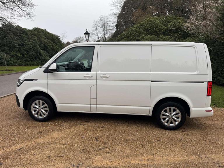 2024 Volkswagen Transporter 2.0 TDI 150 Highline Van DSG PANEL VAN DIESEL Automatic