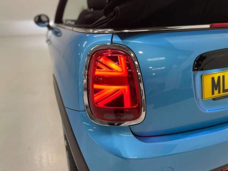 2018 MINI Convertible 1.5 Cooper Convertible 2dr Petrol Steptronic Euro 6 (s/s) (136 ps) Converti...