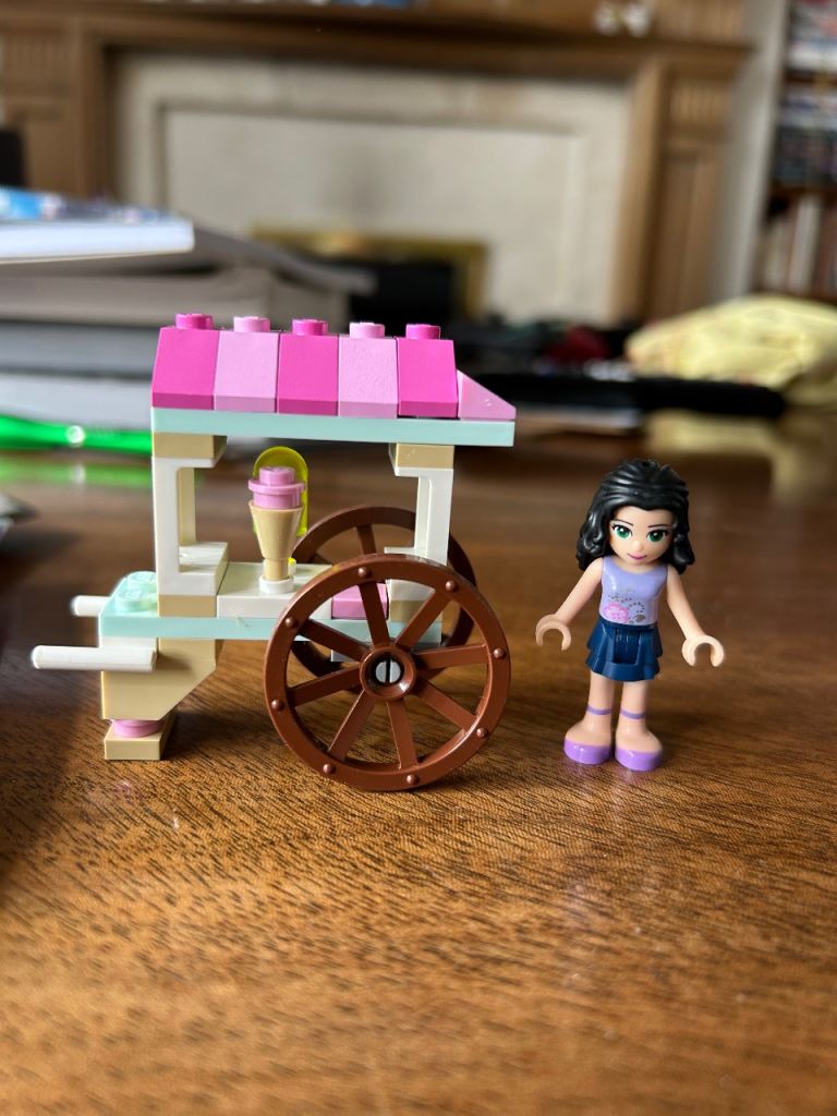 Lego Friends City pool and cafe