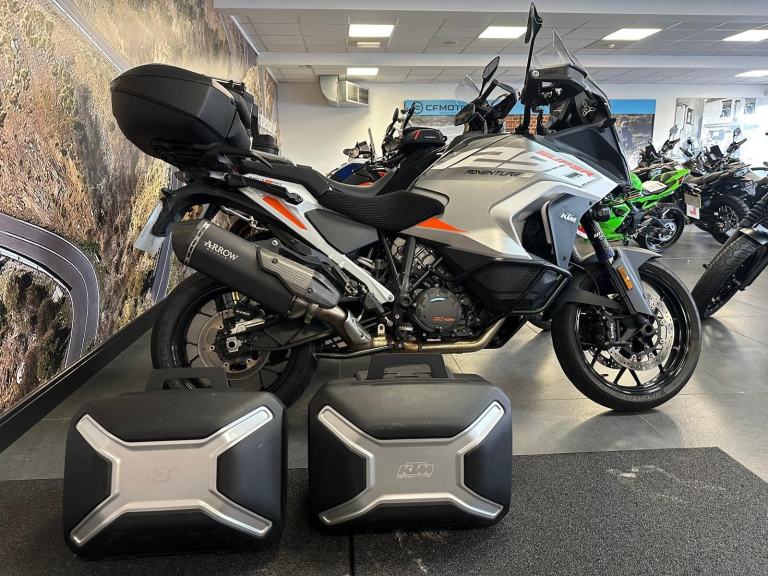 KTM 1290 SUPER ADVENTURE S- ARROW SILENCER-TOP BOX -PANNIERS