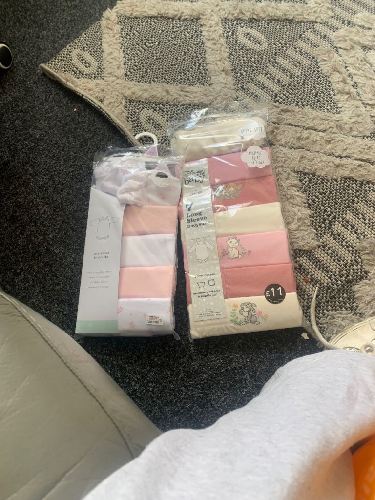 Newborn clothes 