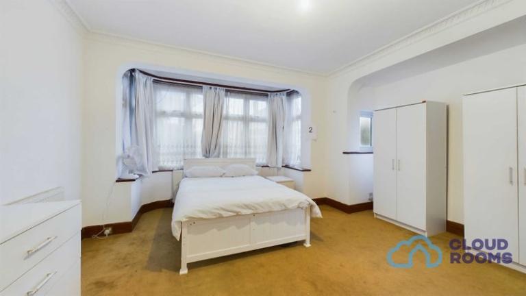 🍁 Spacious Double Room – Ealing, W5 | Garden Access 🌿