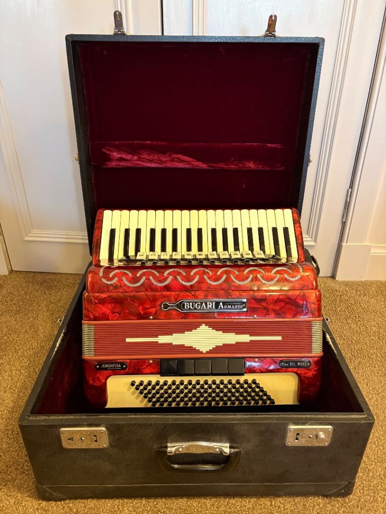 Bugari Juniorfiso 96 Bass Accordion