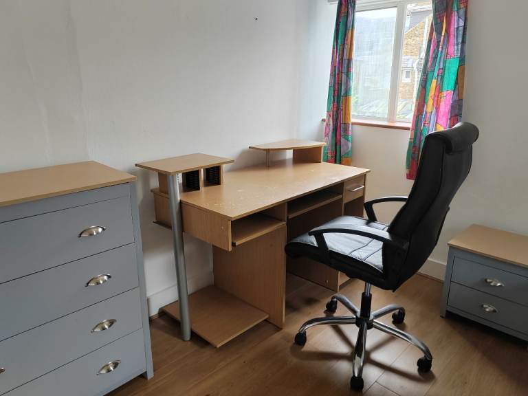 Double room to let in Earlsfield 