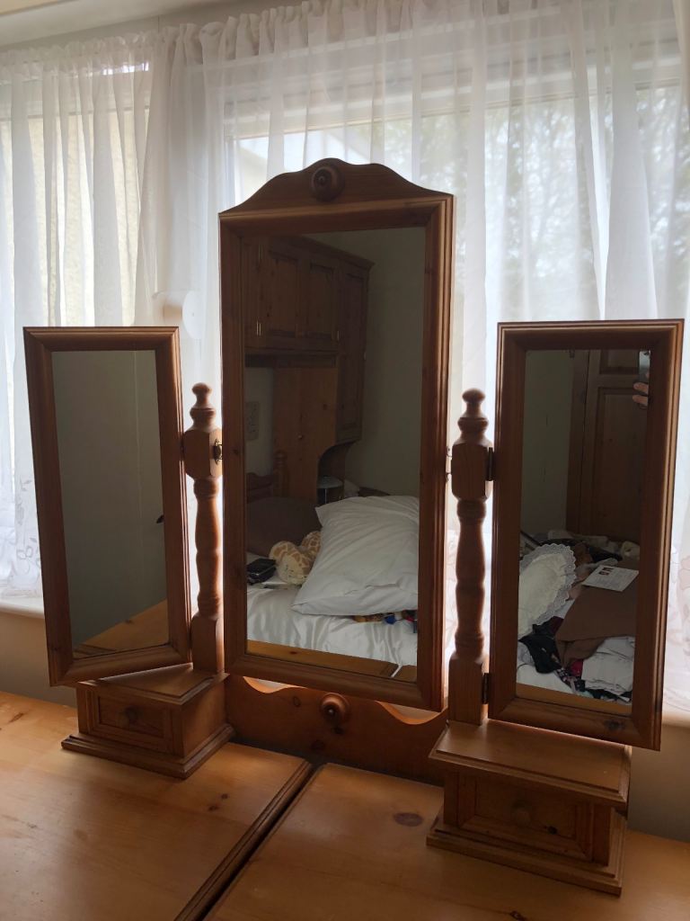 3 way mirror in solid Pine