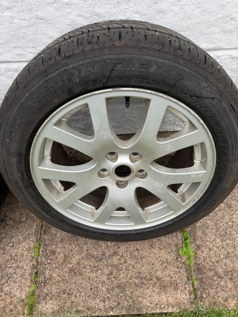 Range Rover sports alloys