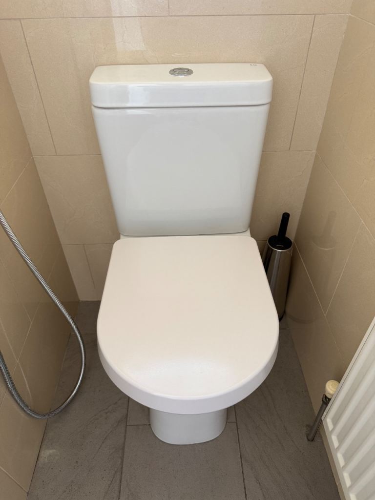 RAK ceramics  White Toilet – Good Condition, Dual Flush