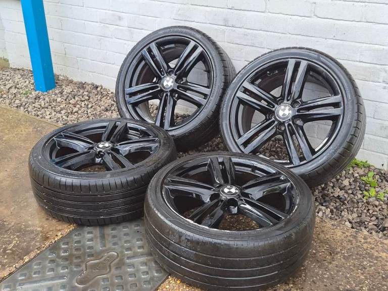 🌟Genuine Bmw 1 Series 18 inch Staggered alloy wheels 5x120 with TYRES 6M++