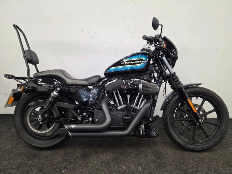 HARLEY DAVIDSON SPORTSTER XL1200NS IRON ** VandH EXHAUST - BADLANDER SEAT **