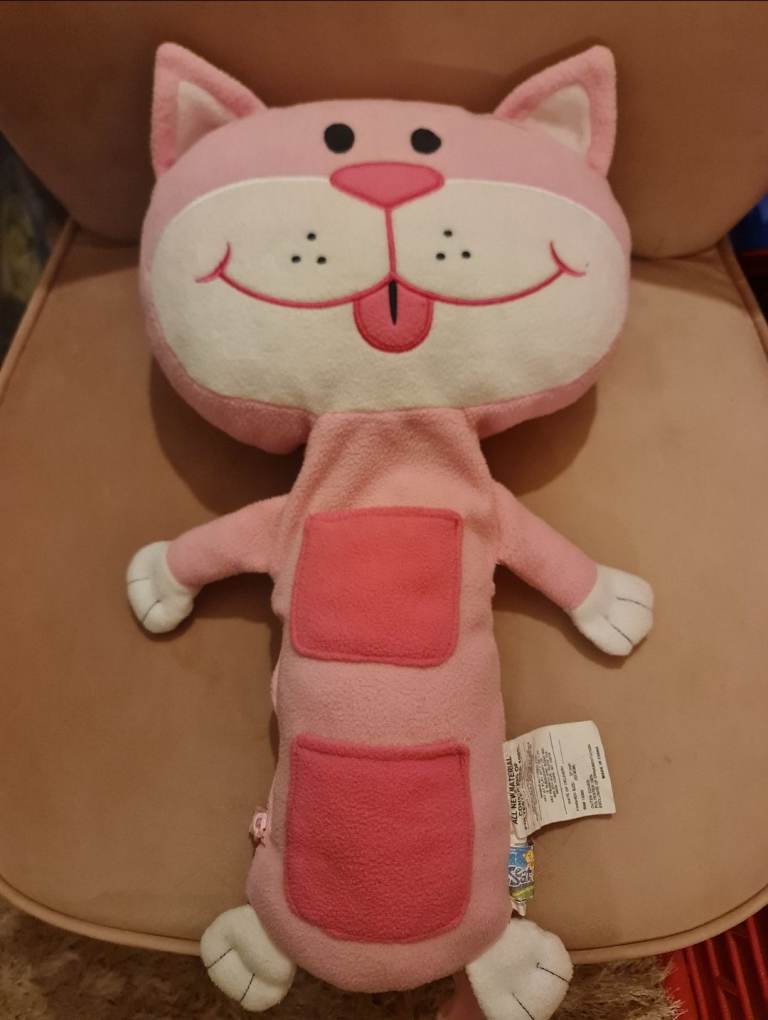 Seat belt snuggle cuddle buddy for the car