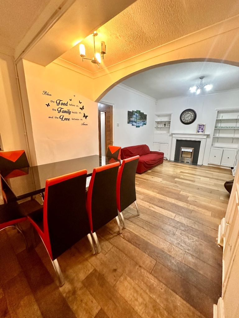 Semi detached house for rent