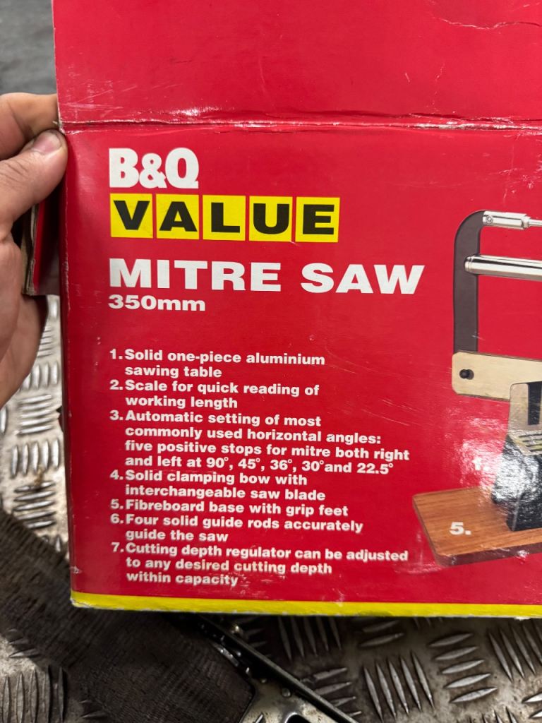 Mitre saw used condition comes with box and instructions