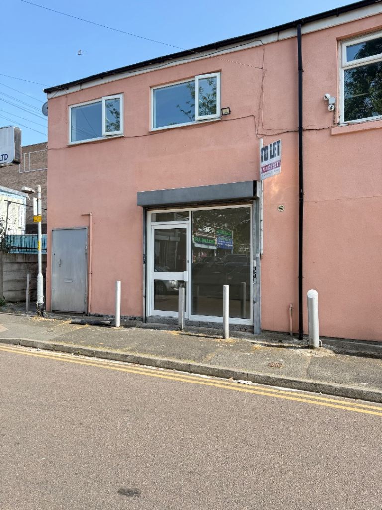 52B Bury new Road Manchester M8 8EL
