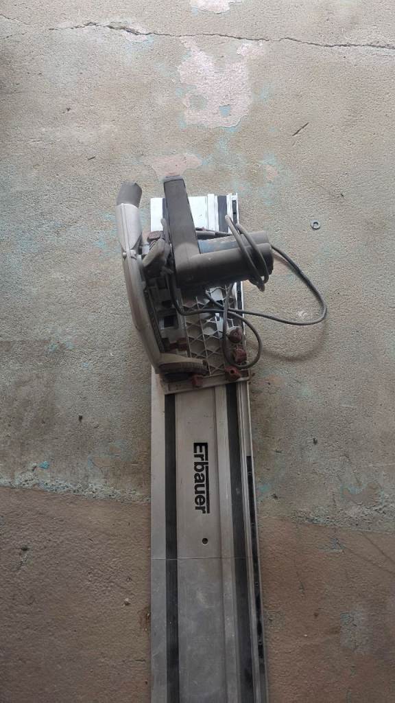 Erbauer ERB690CSW Circular Saw with Guide Rail – Good Condition