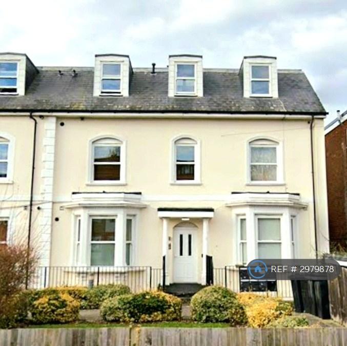2 bedroom flat in Enmore Road, London, SE25 (2 bed) (#2979878)