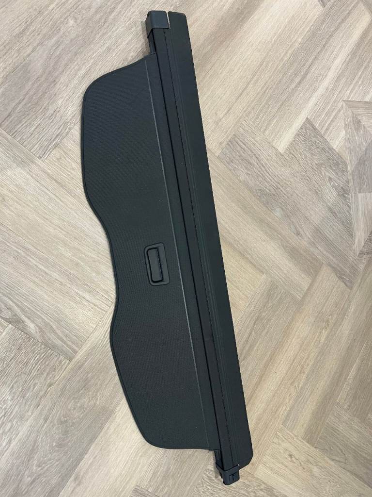 Volkswagen Touareg Luggage Compartment / Parcel Shelf Retractable Cover