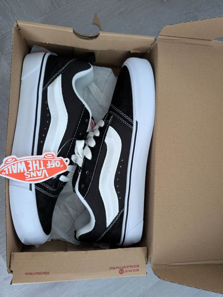 Unisex vans trainers UK 7.5