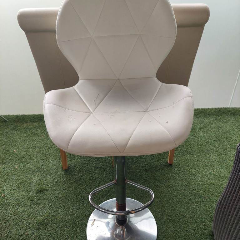 White Adjustable Bar Stool – Fair Condition