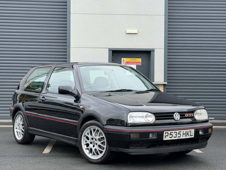 Volkswagen Golf 2.0 GTI Anniversary Ltd Edn Hatchback 3dr Petrol Manual (115 bhp) Petrol Manual