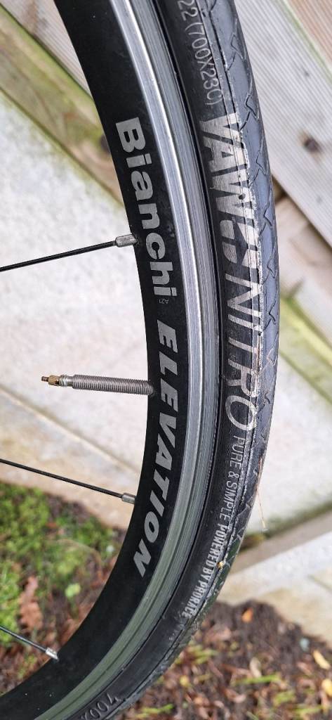 Road bike Bianchi 23in wheels 