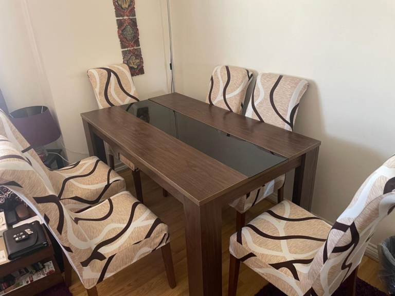 Dinning Table with 6 Chairs 