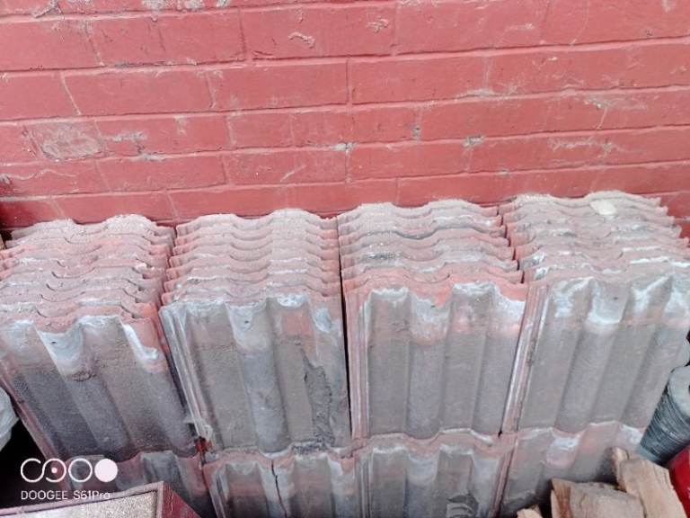 Double Roman roof tiles.