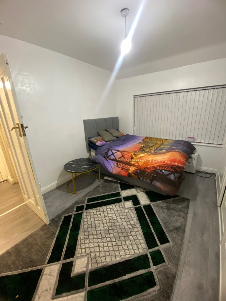 2 rooms available for rent