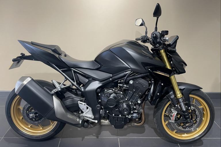 Honda CB1000 Hornet SP 2025 in Matt Grey with Gold Wheels and forks