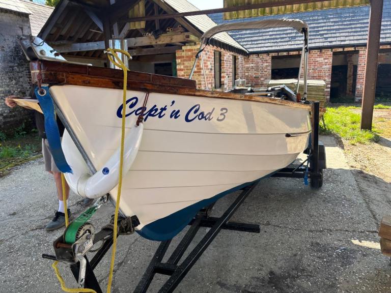 Yorkshire Pebbles 17ft boat
