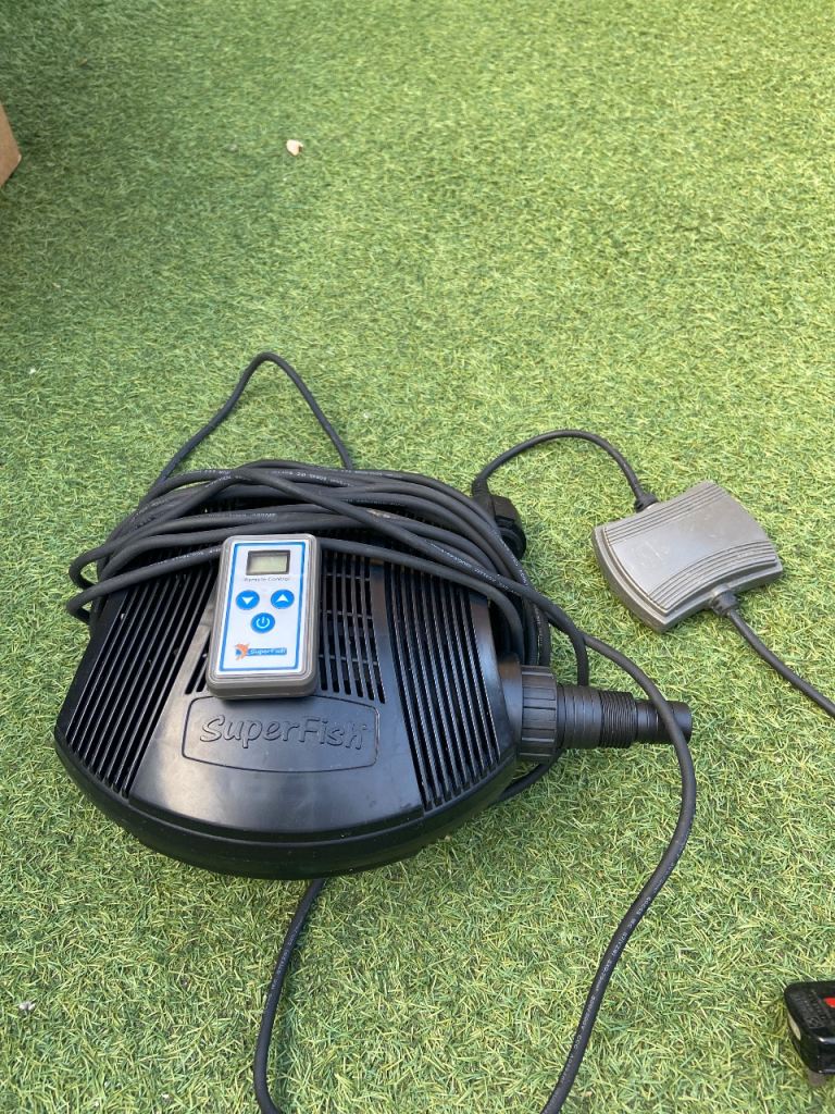 SuperFish Pond Pump 10000 with Controller – Good Condition