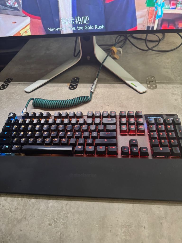 SteelSeries Apex 7 Mechanical Gaming Keyboard with – Original case