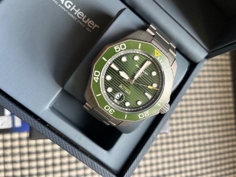 TAG Heuer Aquaracer 300 professional Green dial titanium  Watch - As Good As New
