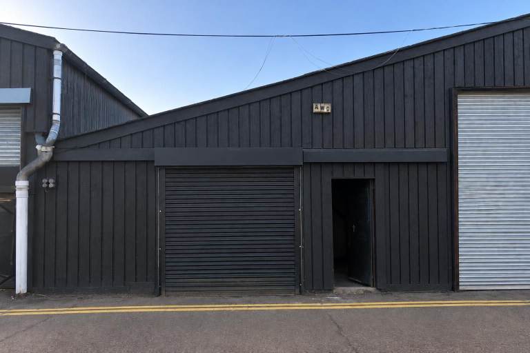 Light Industrial Unit to Let in Henley-on-Thames – 952 sq ft